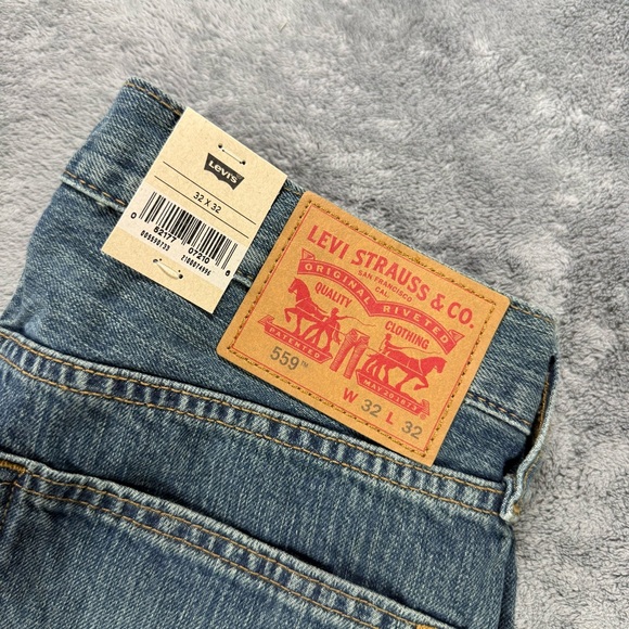 Levi’s Men’s 559 Relaxed Straight Jeans Men’s Medium Wash NEW 32x32 - Picture 2 of 2